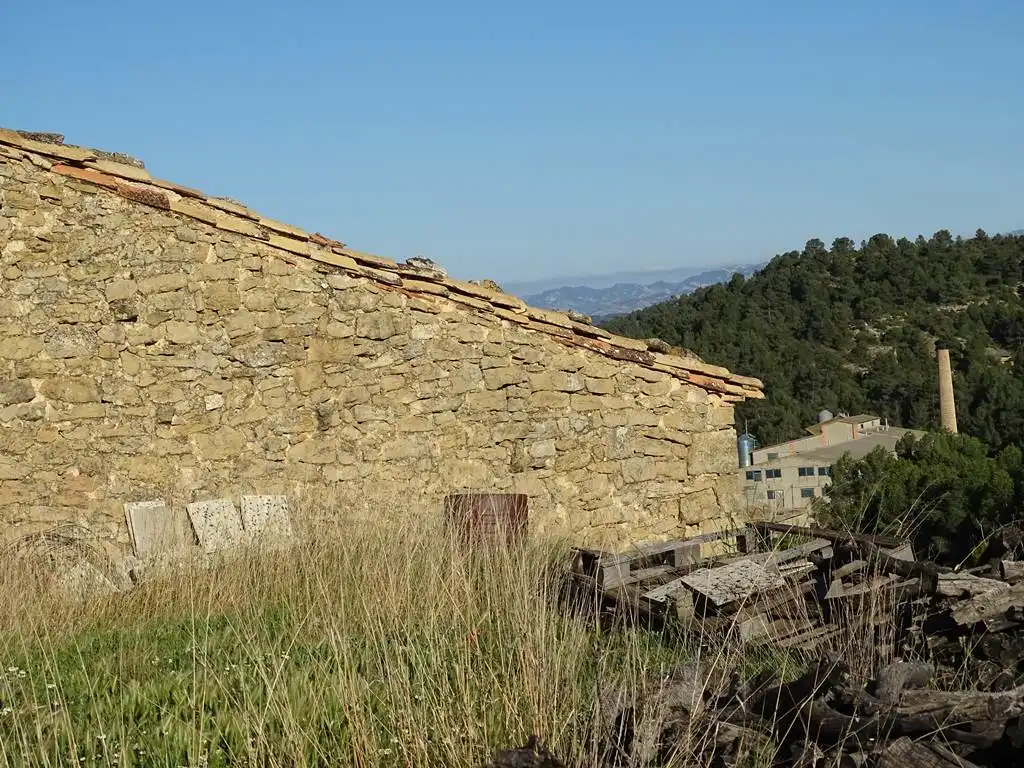 Vista exterior de Terreno en venta en Valjunquera