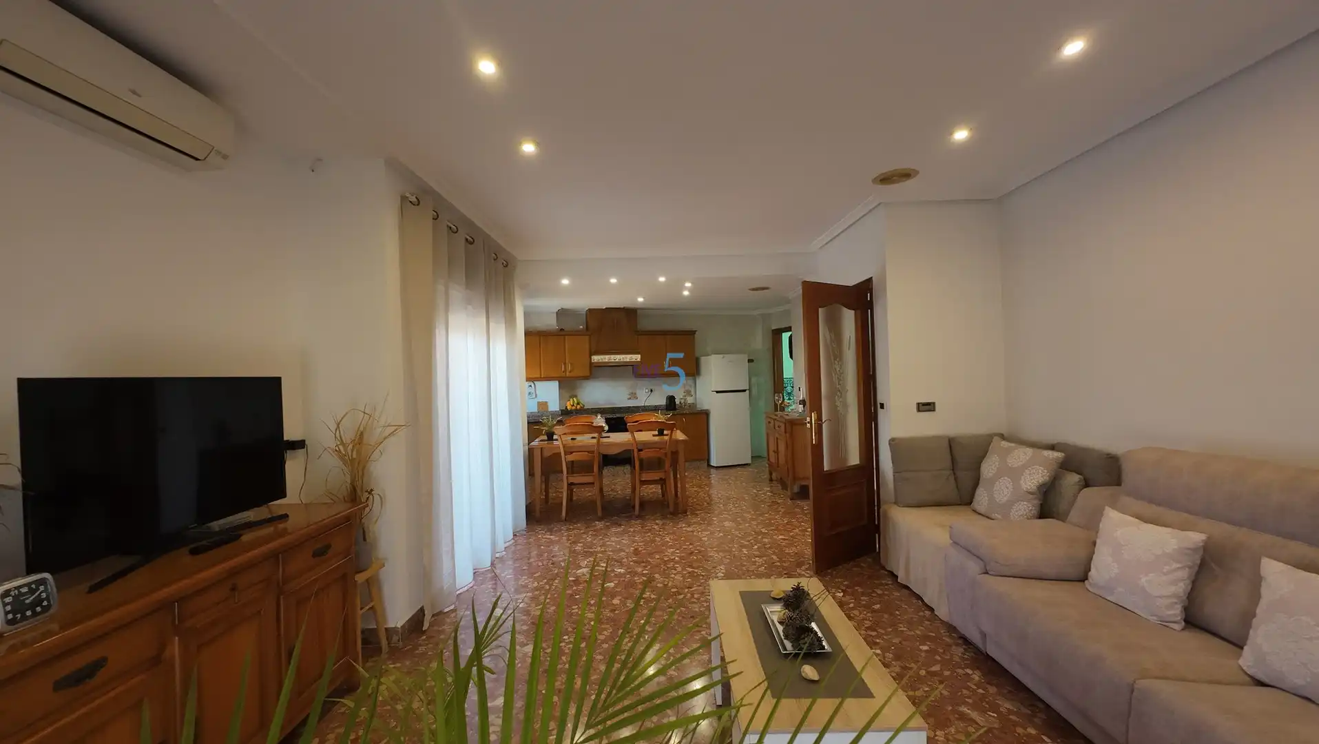 Sala de estar de Casa adosada en venta en Almoradí con Aire acondicionado, Calefacción y Terraza