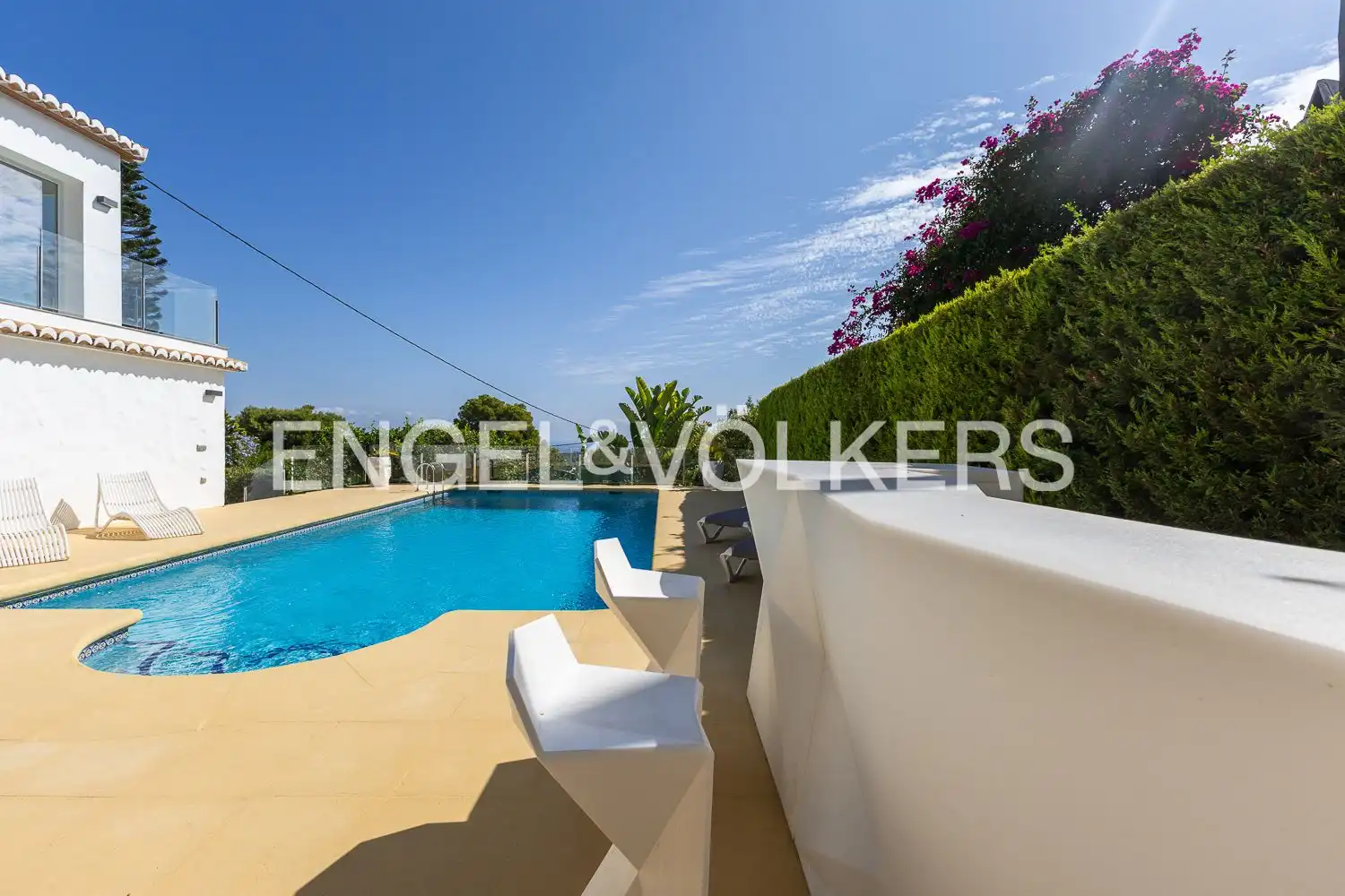 Vista exterior de Casa o xalet en venda en Jávea / Xàbia amb Aire condicionat, Calefacció i Jardí privat