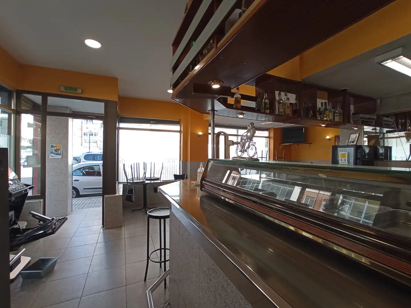 Local comercial en venda a Calle Esteban Sáez Alvarado, imagen 3