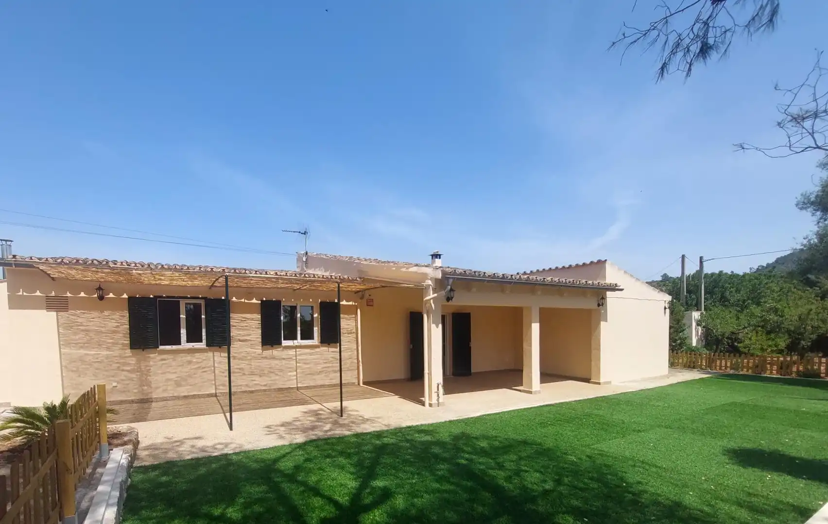 Vista exterior de Finca rústica de alquiler en Alaró con Aire acondicionado, Jardín privado y Terraza