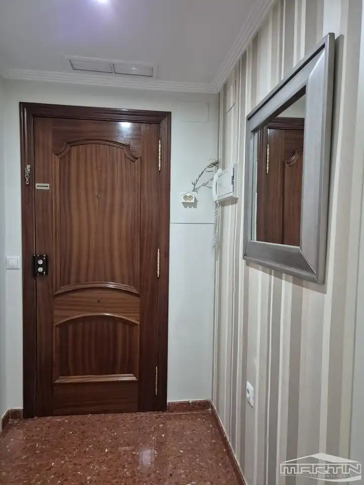 Habitación de Planta baja en venta en Lucena con Aire acondicionado, Terraza y Trastero