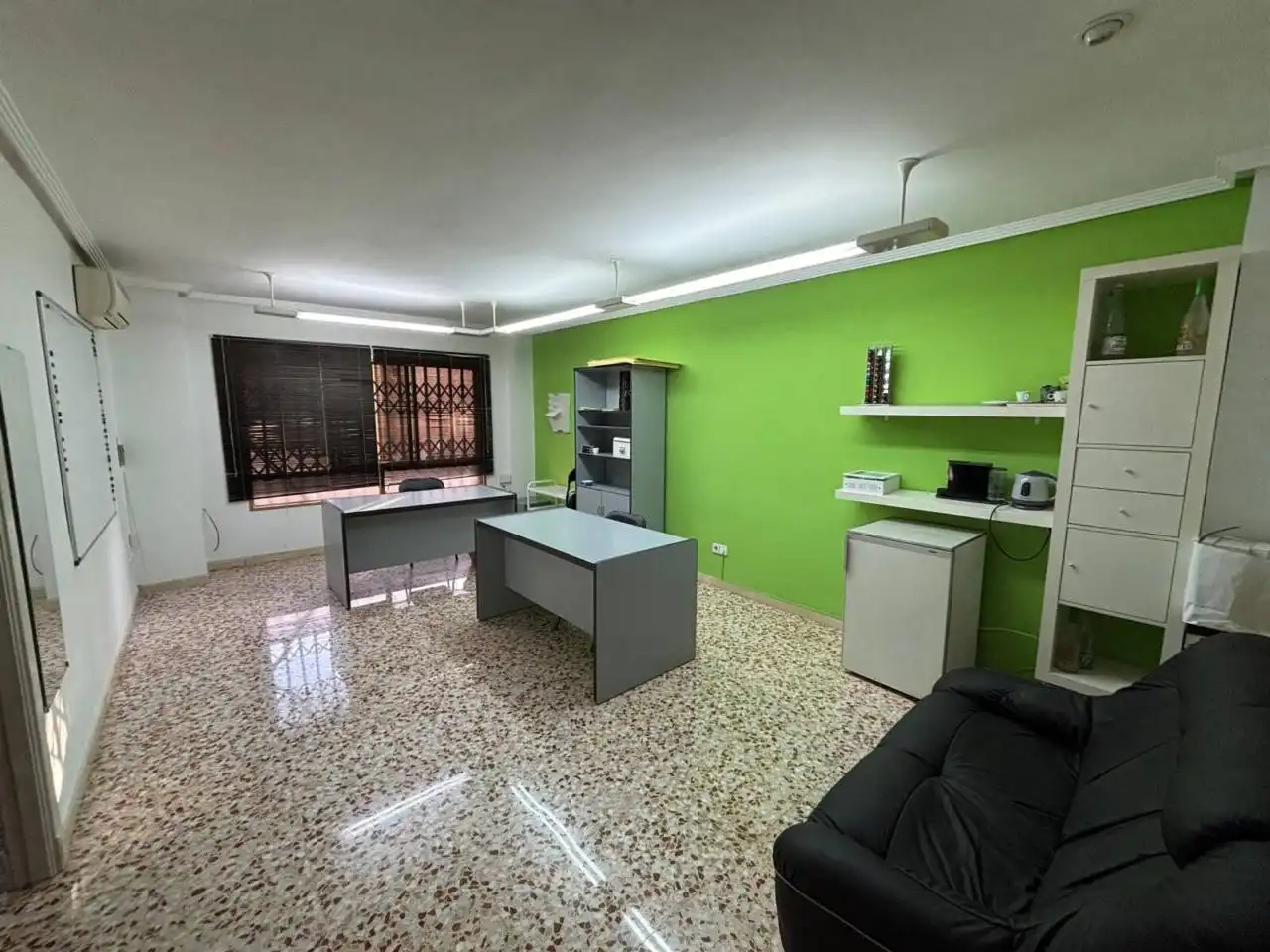 Office space with lift to rent in Calle Antonino Vera 22
