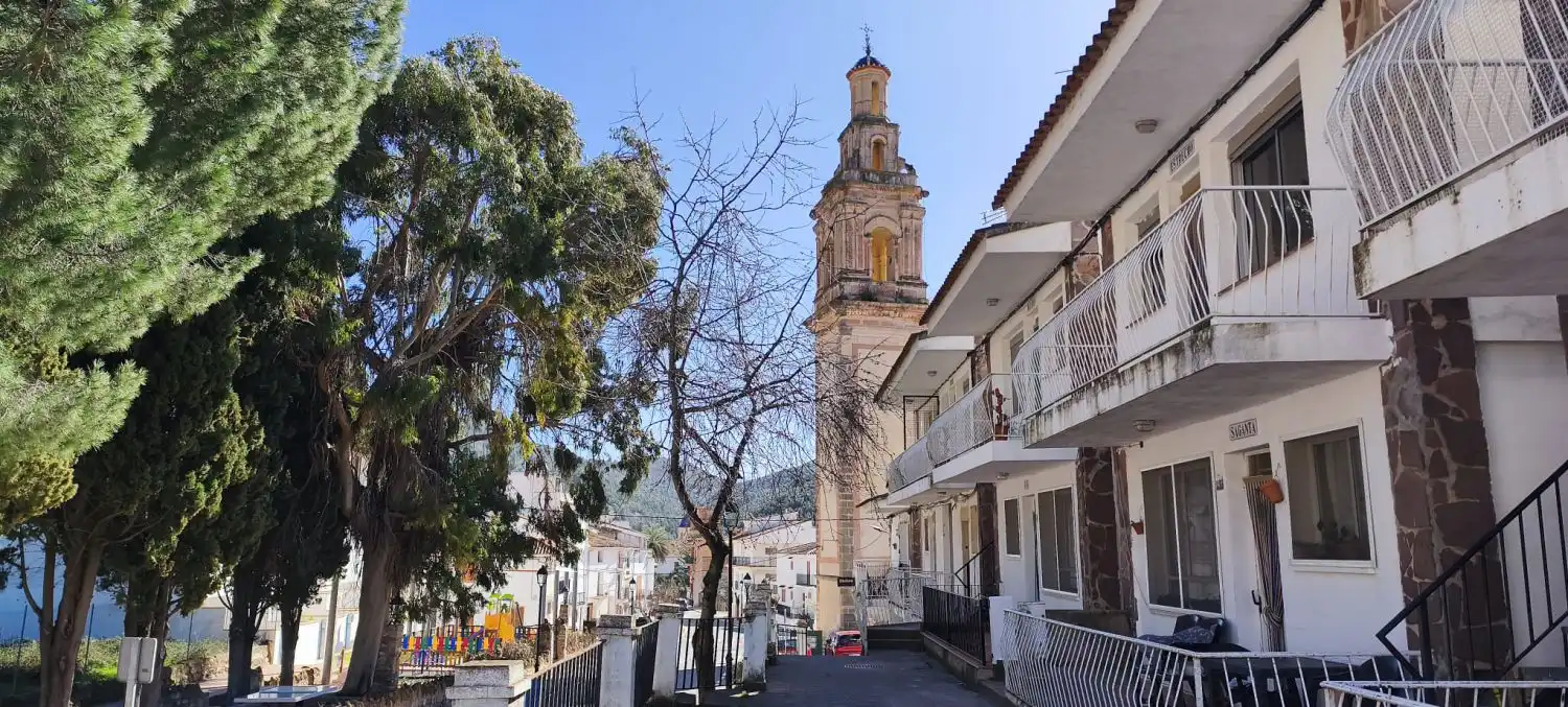 Vista exterior de Edificio en venta en Ayódar