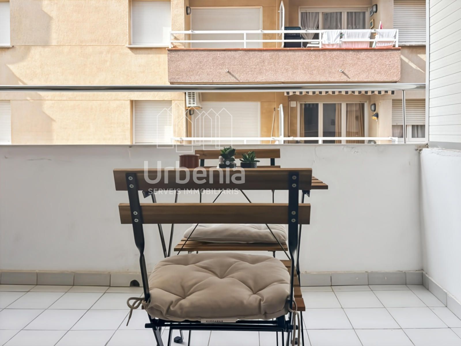 Terraza de Piso en venta en Pineda de Mar con Calefacción, Terraza y Amueblado
