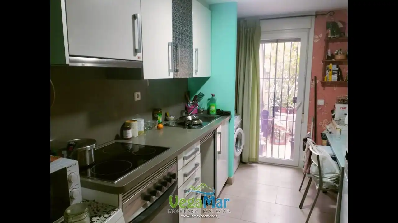 Küche von Erdgeschoss zum Verkauf in Almuñécar mit Klimaanlage und Terrasse