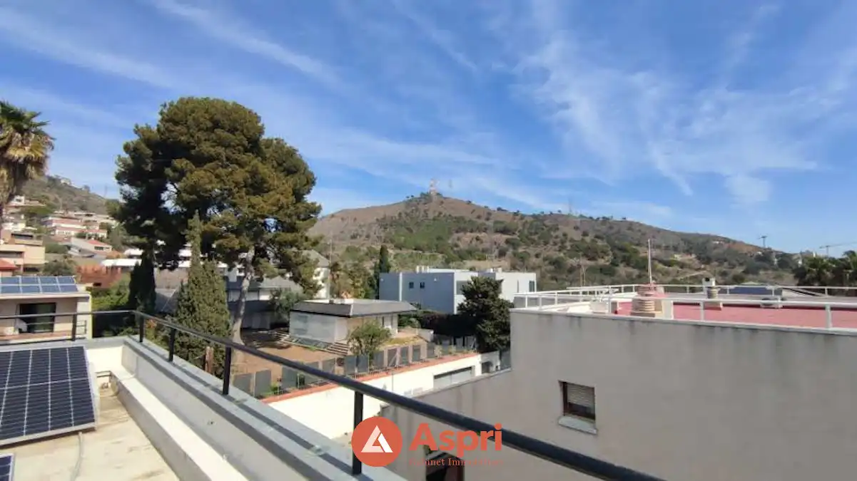 Terrassa de Casa o xalet en venda en Esplugues de Llobregat amb Aire condicionat, Calefacció i Jardí privat
