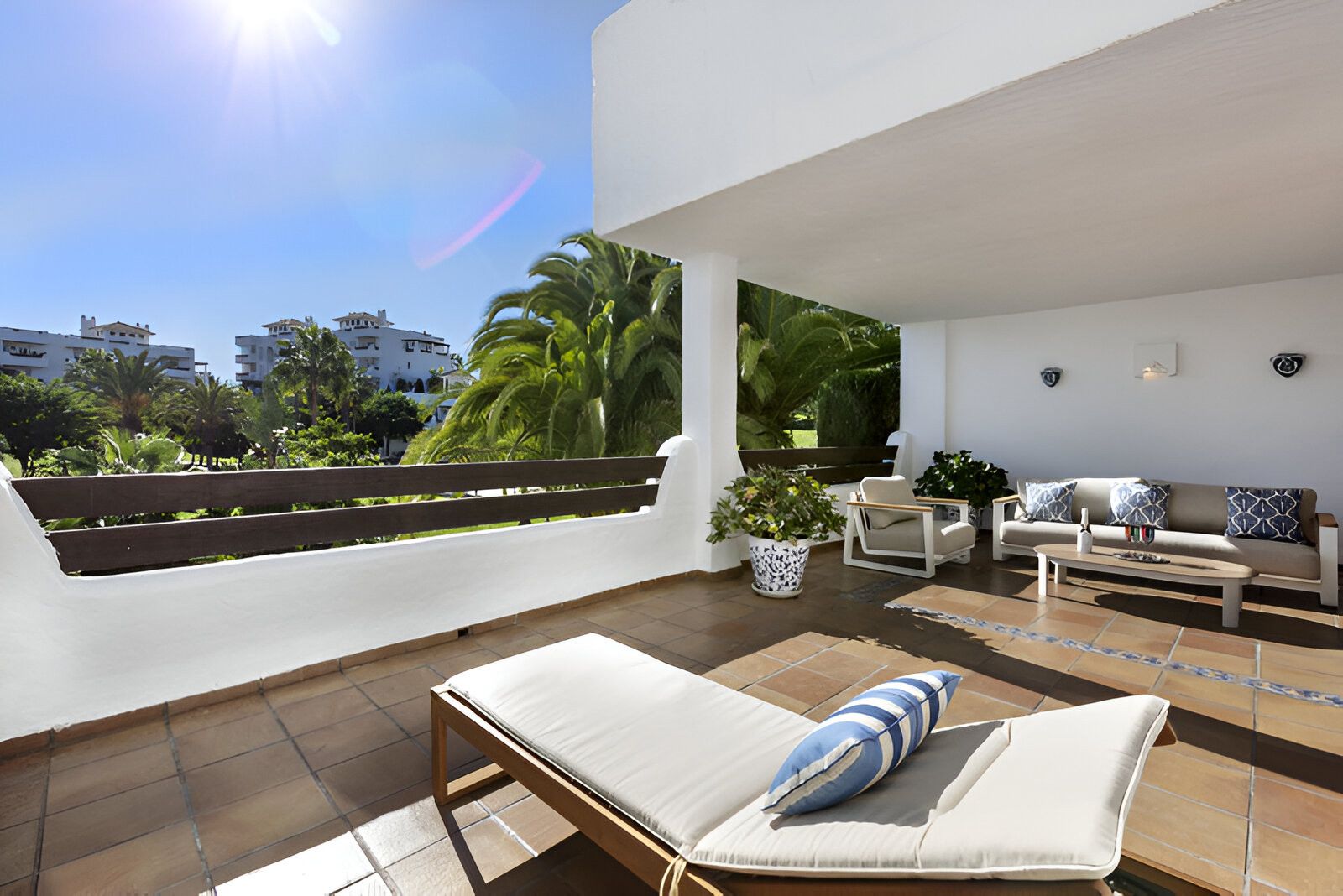 Garden of Planta baja for sale in Estepona  with Air Conditioner, Terrace and Swimming Pool