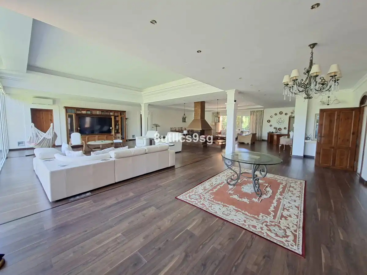 Sala de estar de Finca rústica en venta en Istán, Málaga