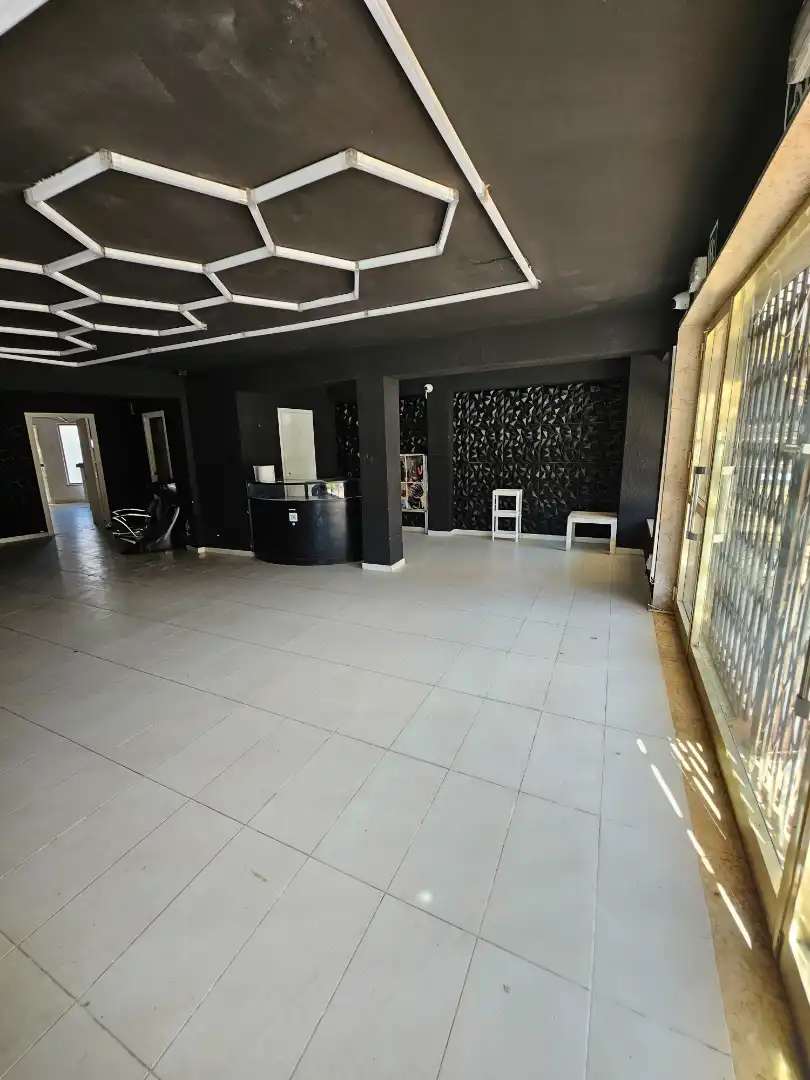 Local comercial en venta en Carrer de Girona 5, imagen 8
