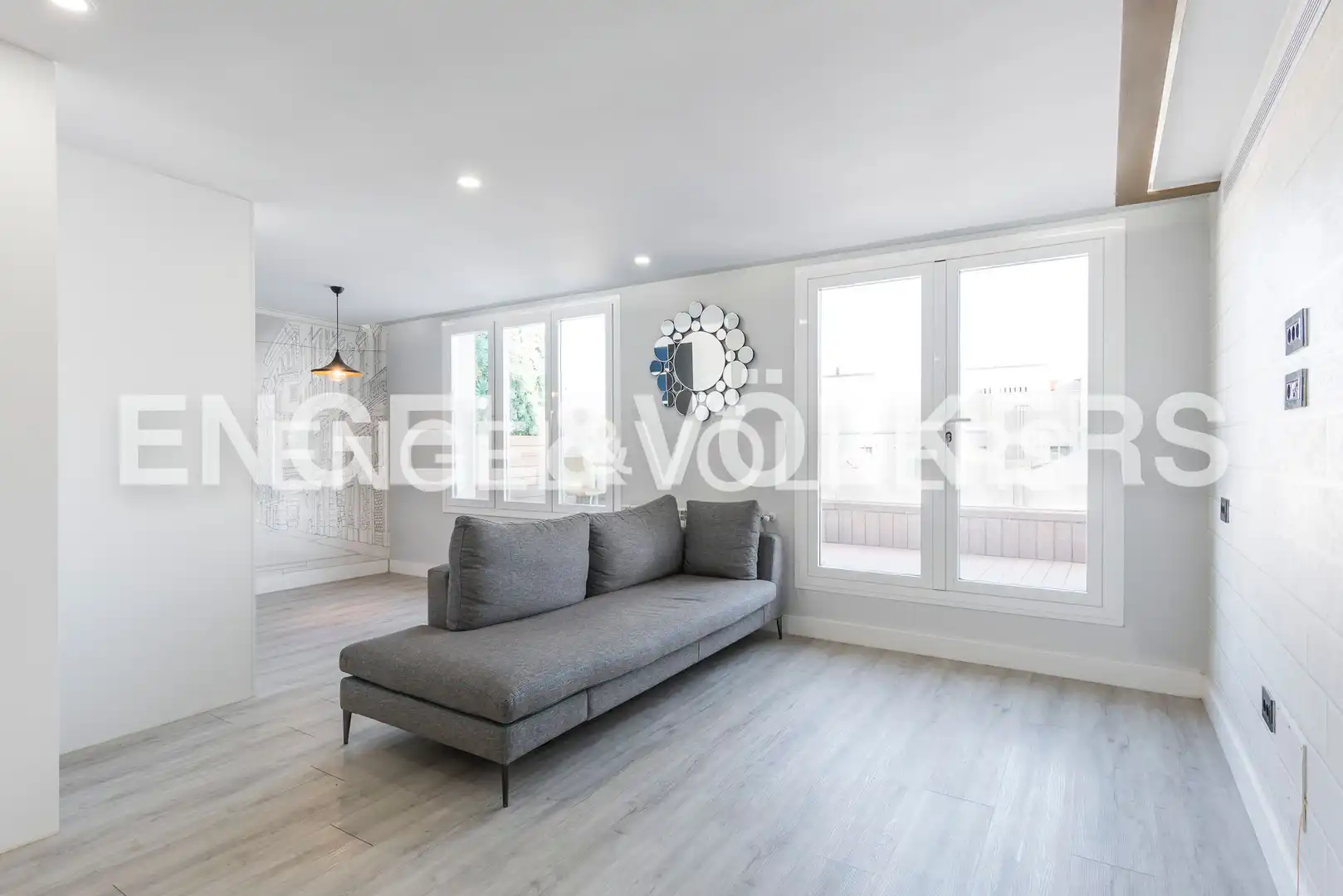 Sala d'estar de Àtic de lloguer en Madrid amb Aire condicionat, Calefacció i Terrassa