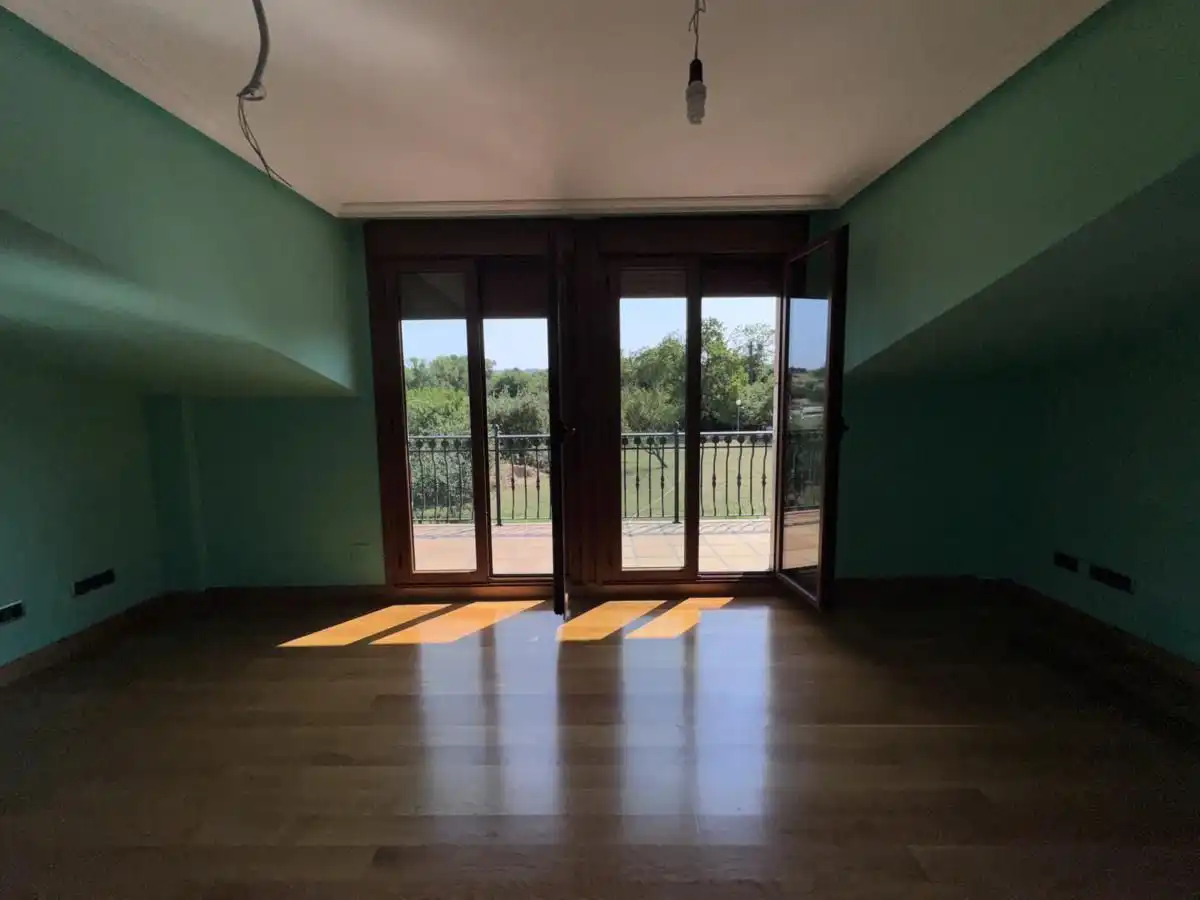 Dormitori de Casa o xalet en venda en Siero amb Calefacció, Jardí privat i Terrassa