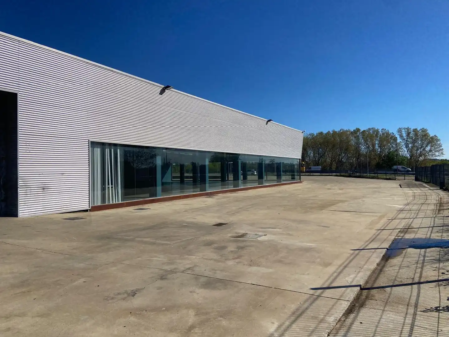 Vista exterior de Nave industrial en venta en Cornellà del Terri