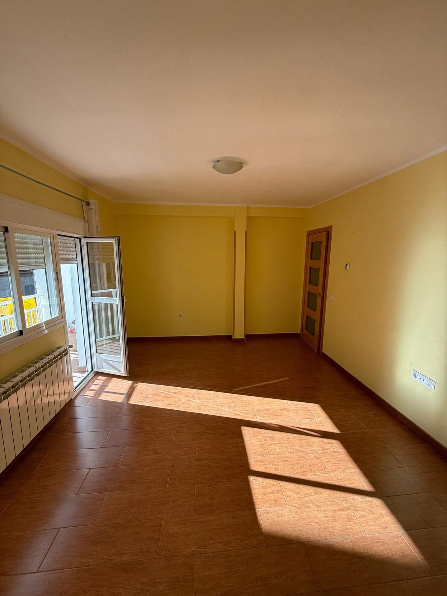 Dormitori de Pis de lloguer en Cáceres Capital amb Calefacció i Terrassa