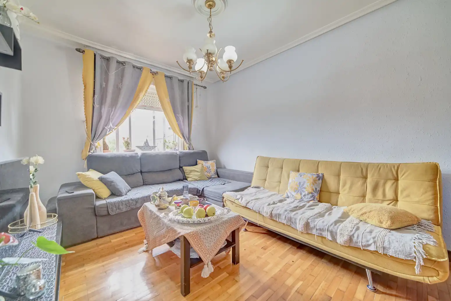 Sala de estar de Piso en venta en Valle de Elorz / Elortzibar con Calefacción y Parquet