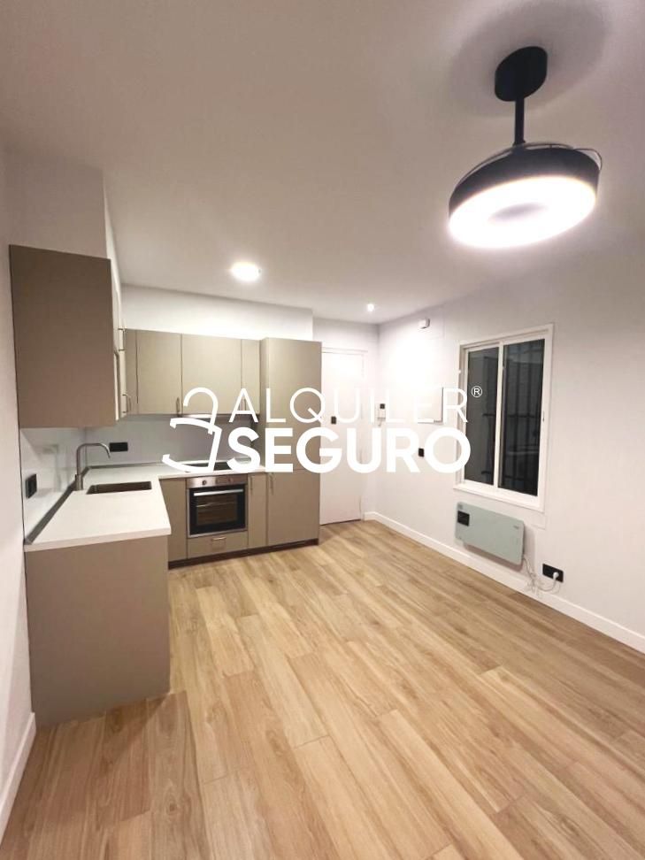Cocina de Piso de alquiler en  Madrid Capital con Calefacción y Terraza