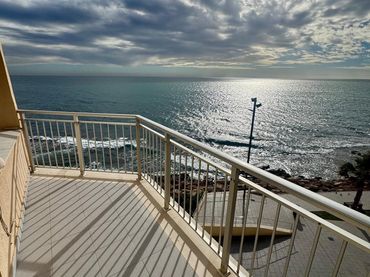 Apartament amb balcó en venda a Calle MAESTRO PARADA