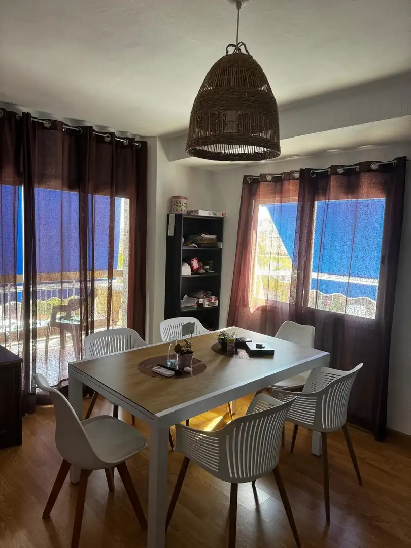 Comedor de Piso de alquiler en Almuñécar con Jardín privado, Terraza y Amueblado