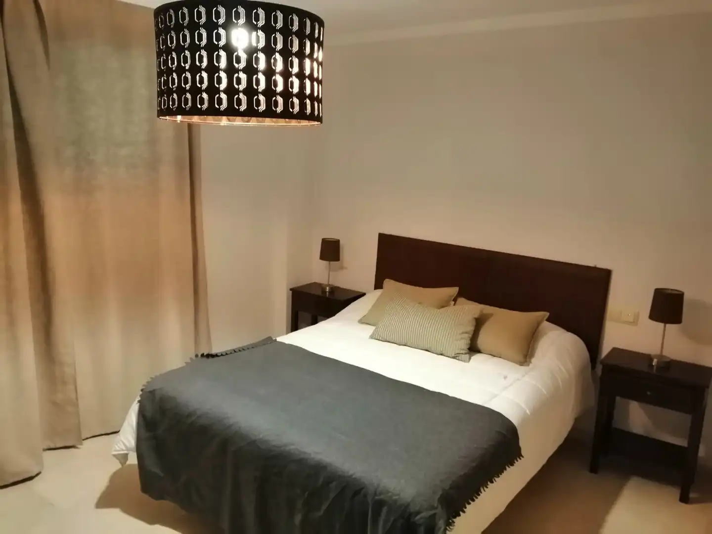 Dormitori de Apartament en venda en Sotogrande amb Aire condicionat, Terrassa i Piscina