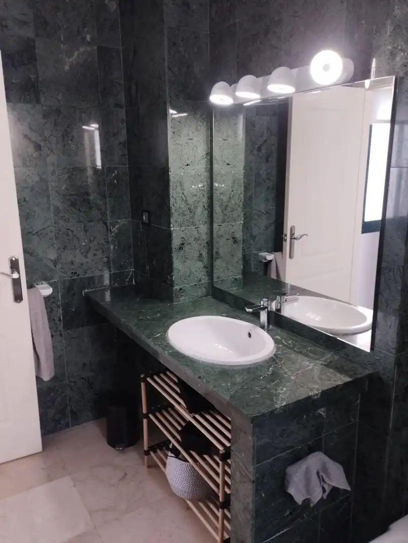 Badezimmer von Dachboden zur Miete in Marbella