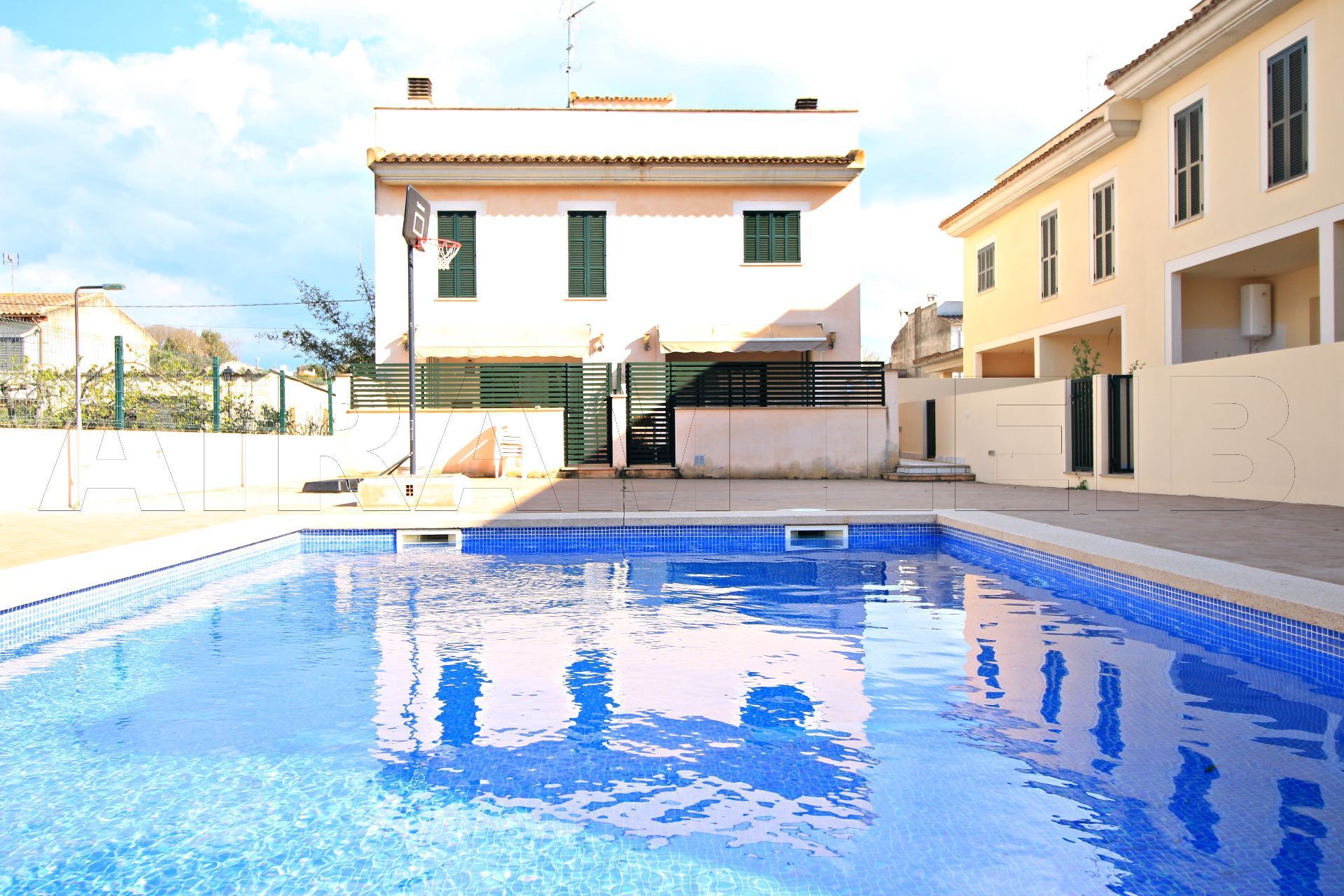 Piscina de Casa adosada en venda en Llubí amb Jardí privat, Terrassa i Piscina comunitària