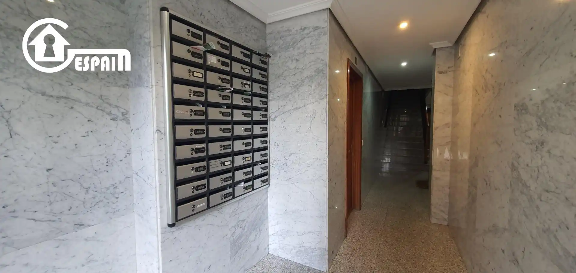 Piso con ascensor en venta en Latina, imagen 3