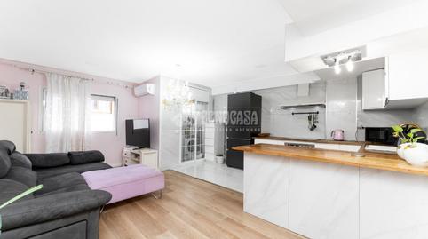 Foto 4 de Piso en venta en La Gavarra, Barcelona