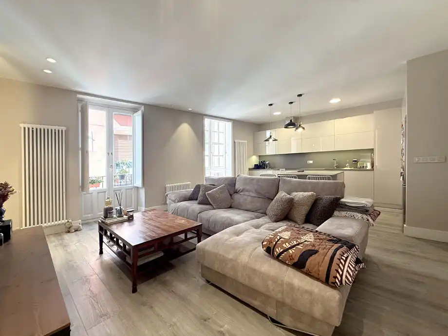 Sala de estar de Piso en venta en Vitoria - Gasteiz con Calefacción y Amueblado