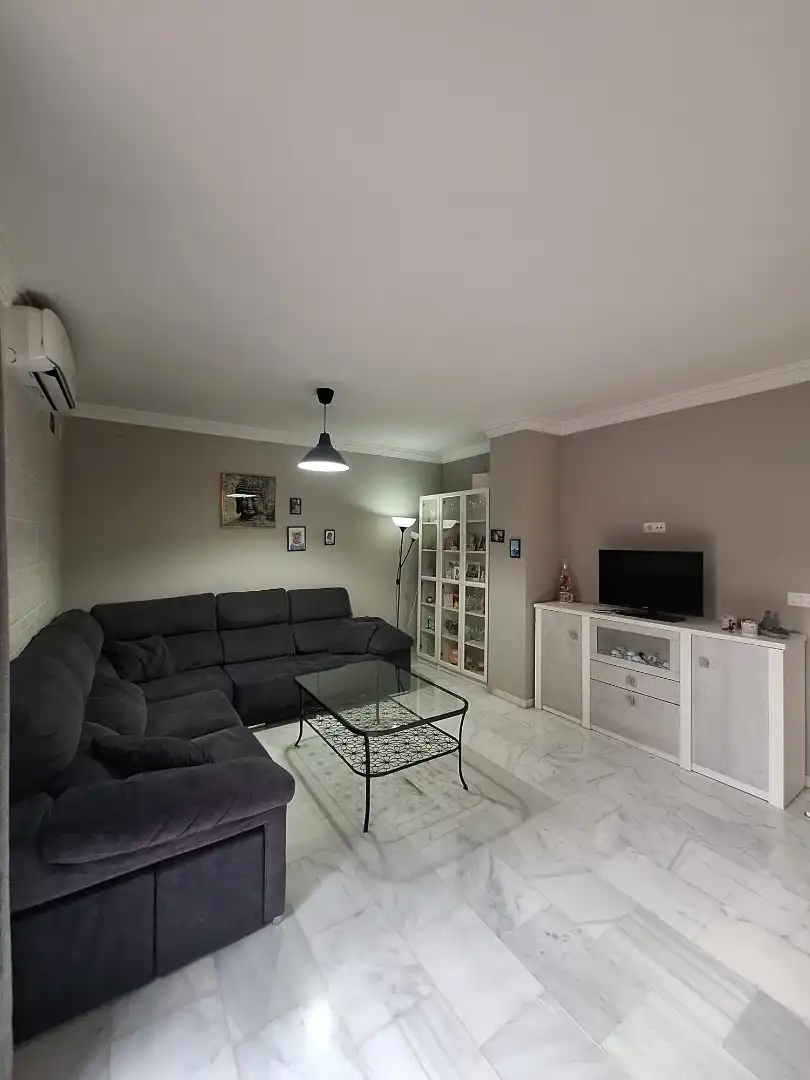 Sala d'estar de Casa adosada en venda en Écija amb Aire condicionat i Traster