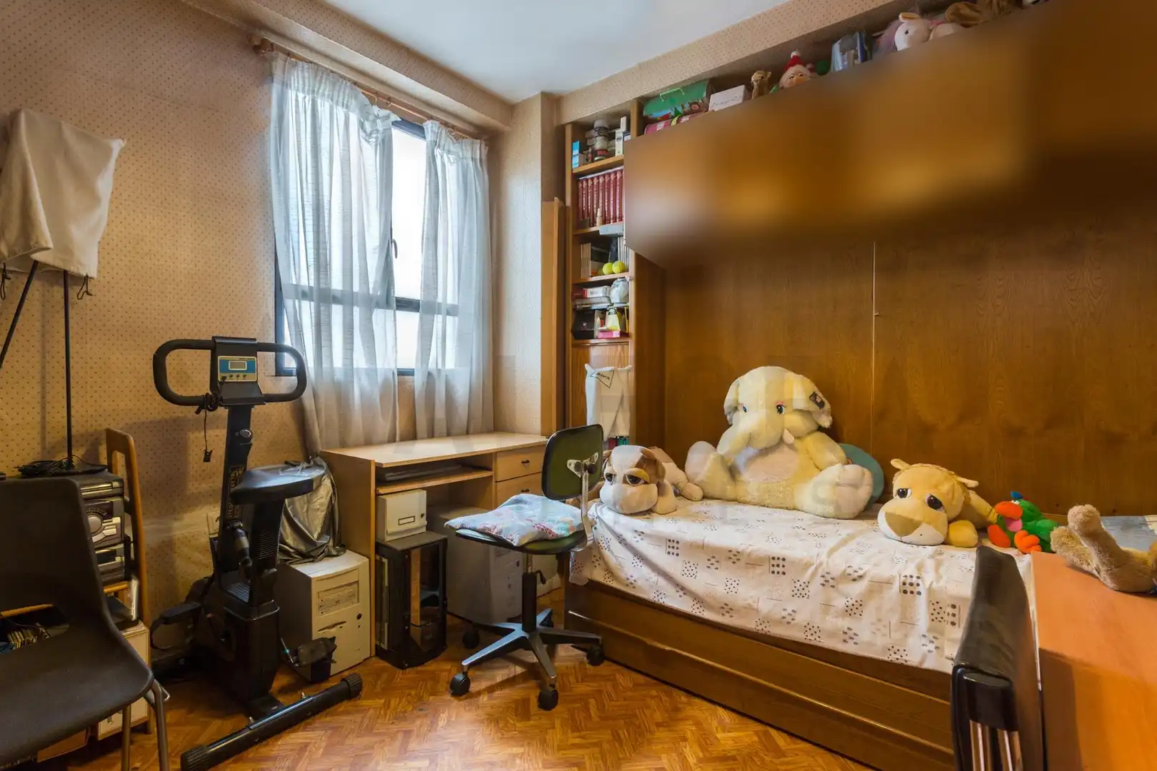 Bedroom of Flat for sale in Sevilla  with Air Conditioner