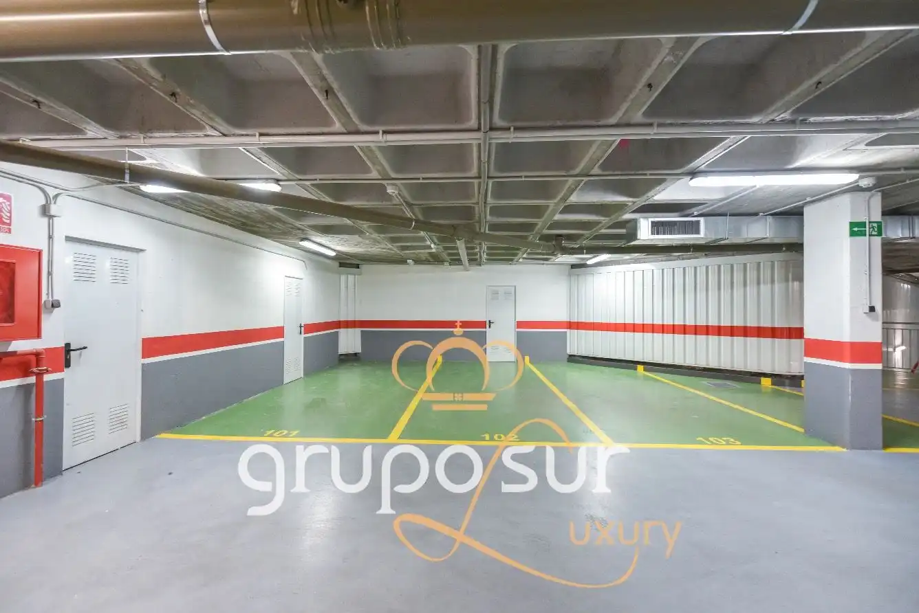Parking de Ático en venta en Valladolid con Calefacción, Parquet y Trastero