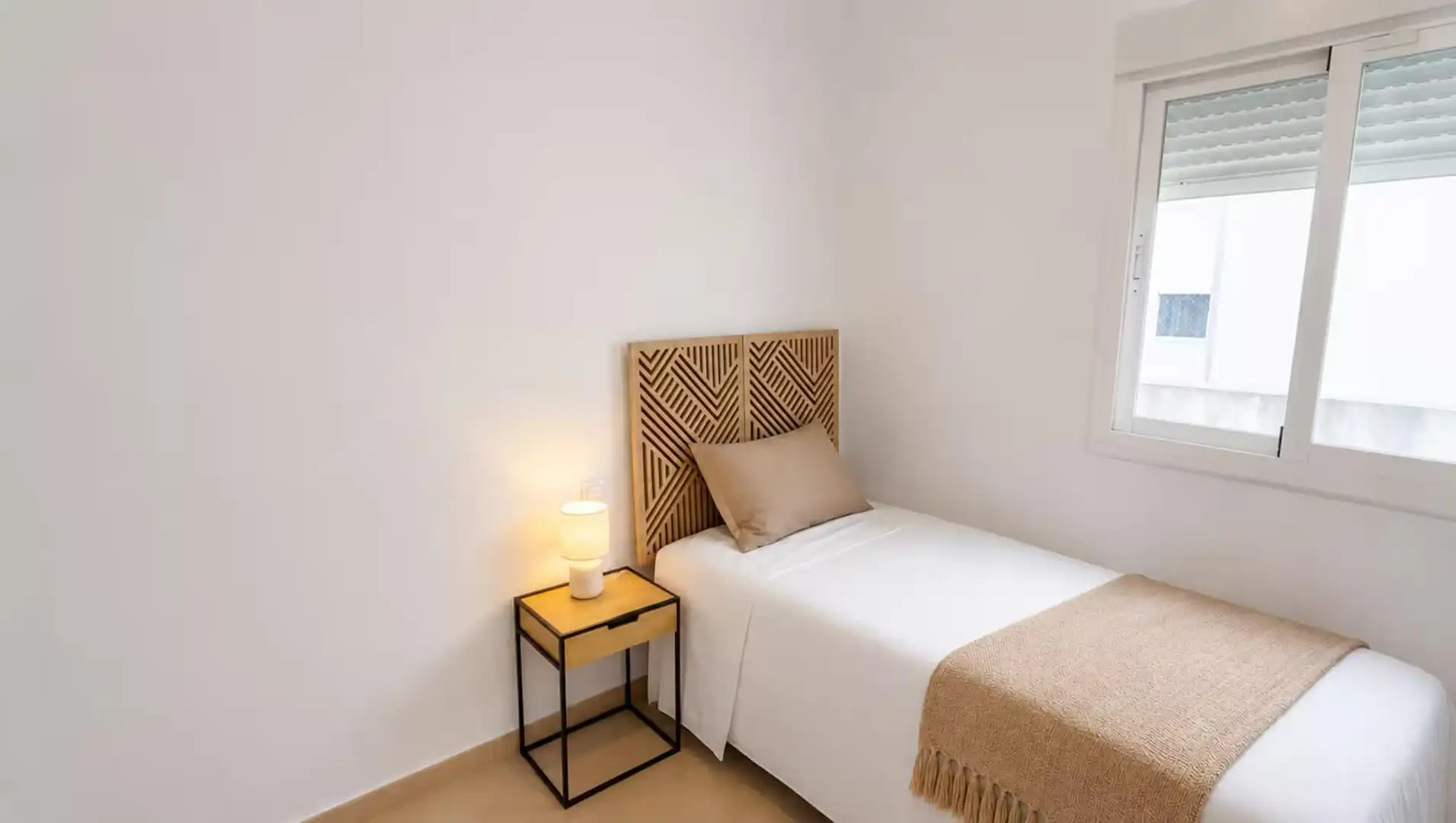 Casa aparellada amb terrassa de lloguer a Partida EMPEDROLA LA, imagen 8