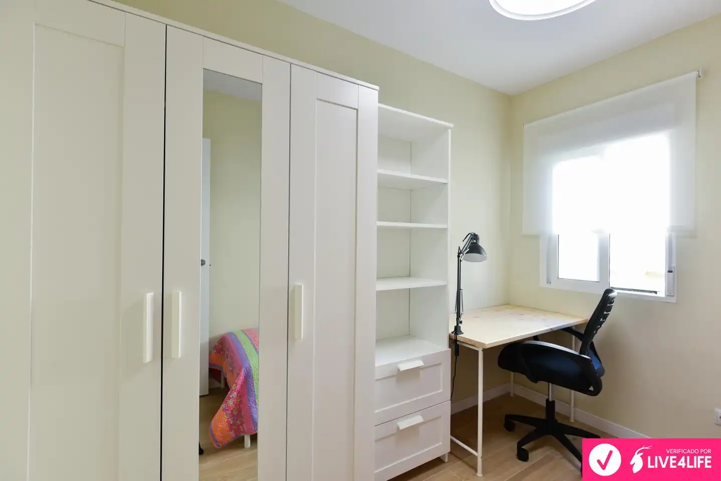 Bedroom of Flat for rent in Sevilla  with Air Conditioner, Furnished and Balcony