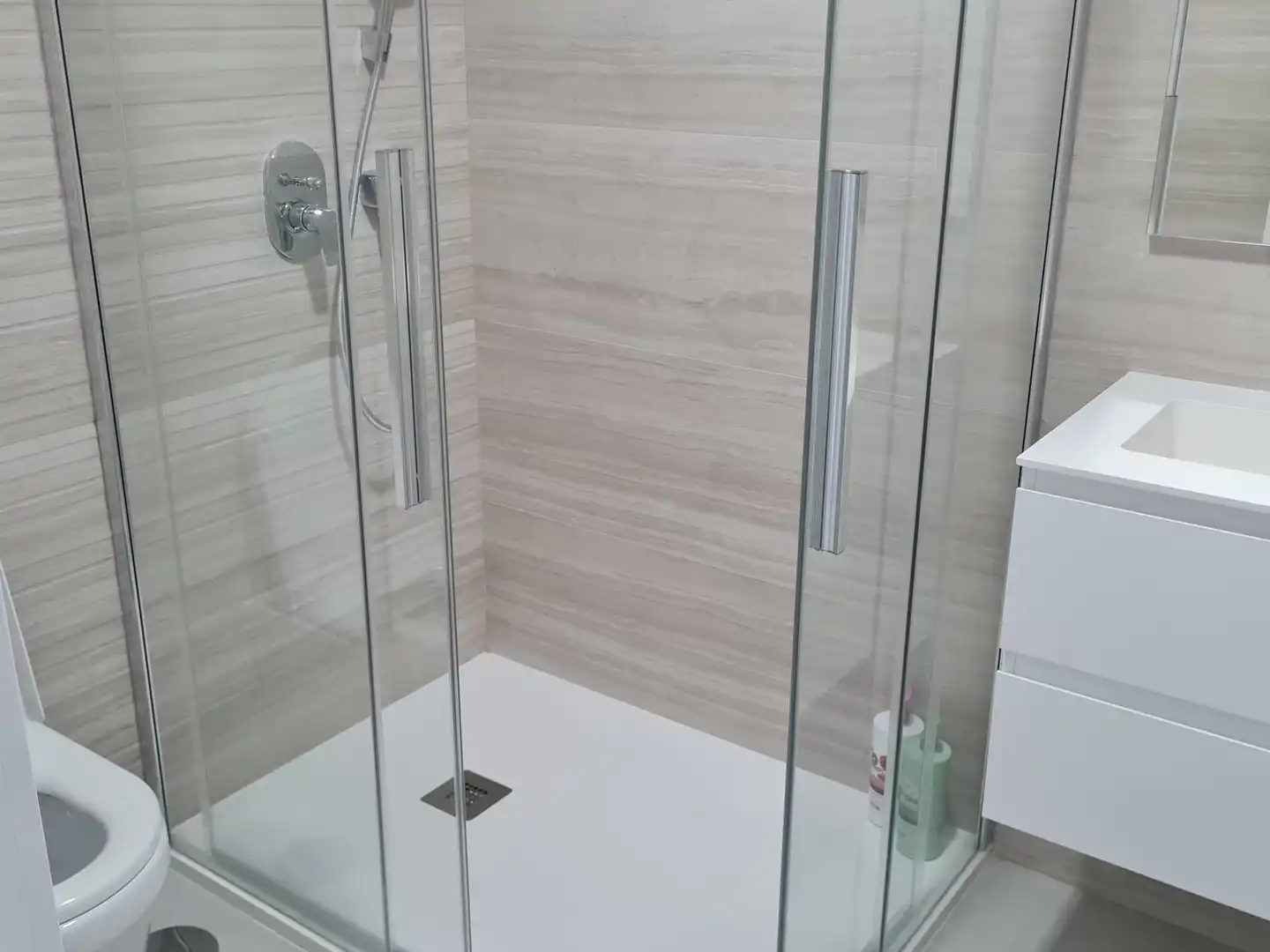 Baño de Apartamento en venta en Benidorm con Aire acondicionado, Calefacción y Terraza