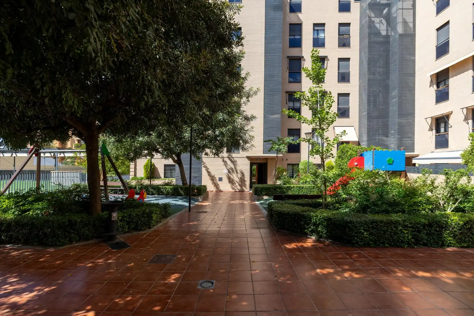 Außenansicht von Dachboden zum Verkauf in Granada mit Heizung, Terrasse und Abstellraum