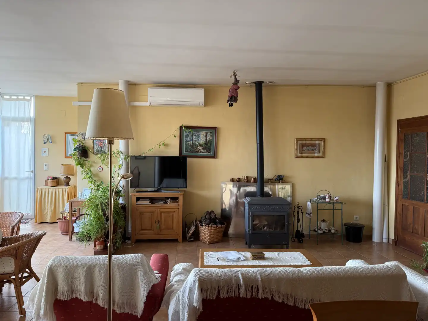 Sala d'estar de Casa o xalet en venda en Calatorao amb Calefacció, Jardí privat i Terrassa