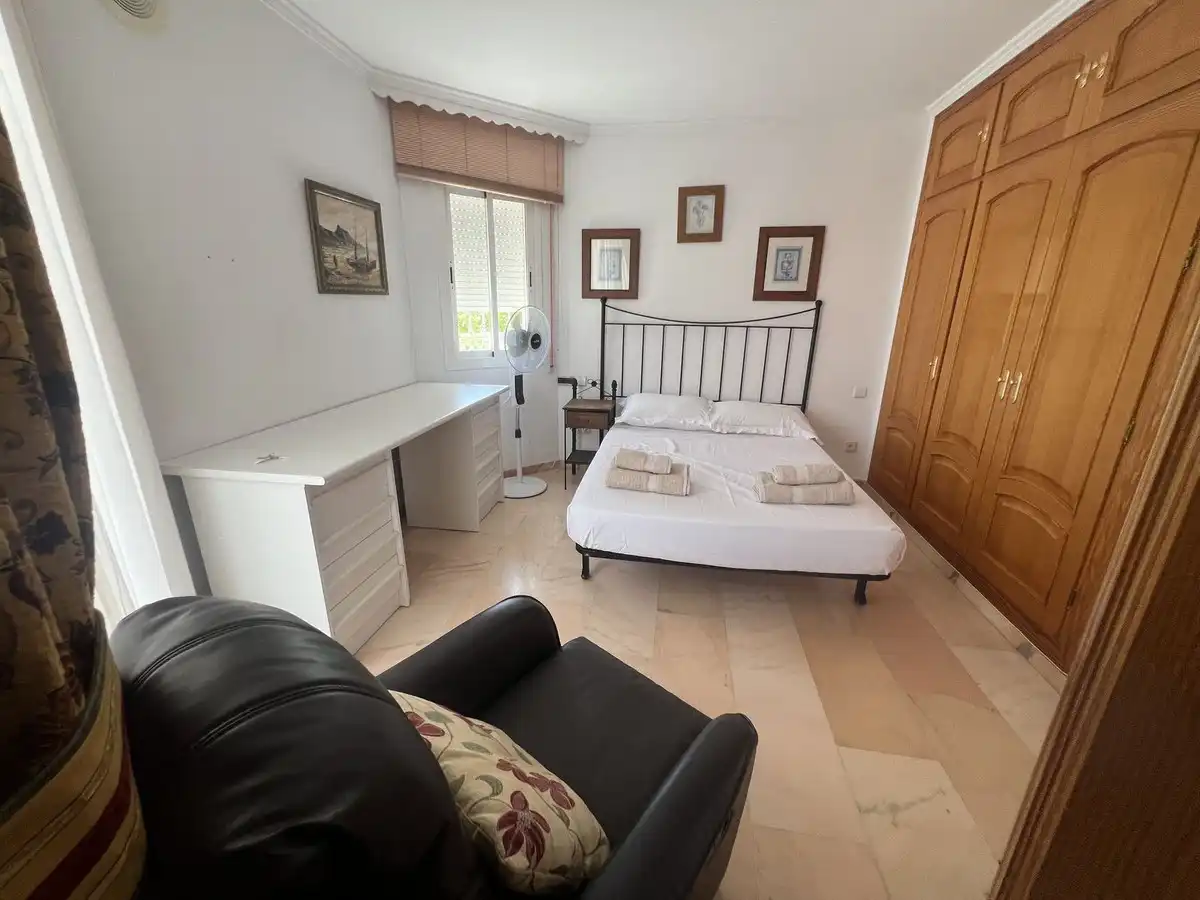 Dormitori de Casa adosada en venda en Marbella amb Terrassa i Alarma