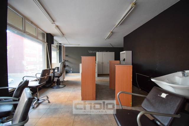 Local comercial en Alquiler en A Milagrosa