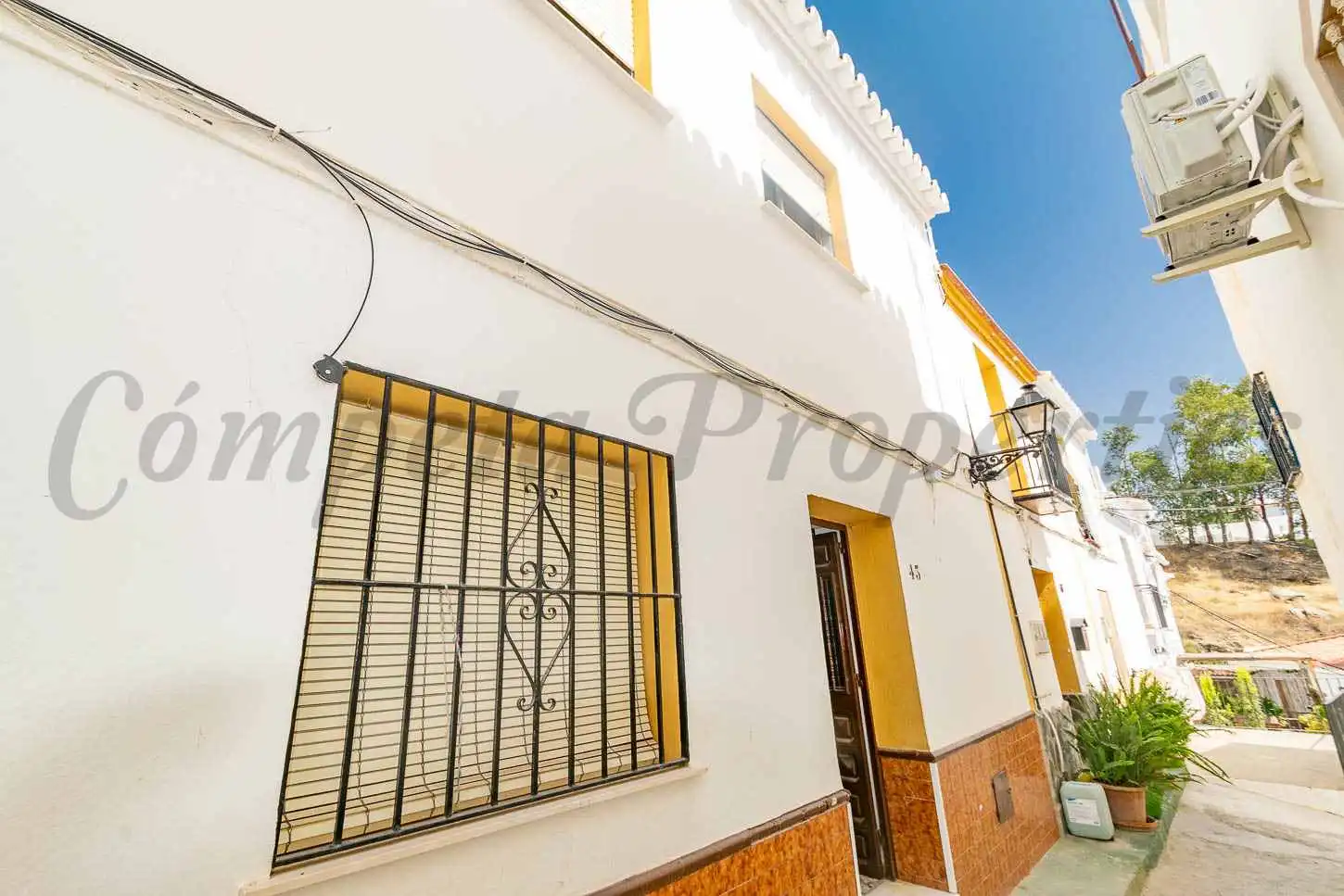 Vista exterior de Casa adosada en venta en Torrox con Terraza, Trastero y Amueblado