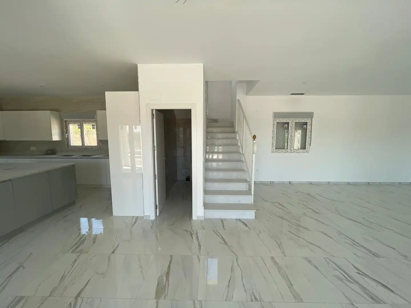 Villa mit Pool zum Verkauf in El Pinós / Pinoso, imagen 2