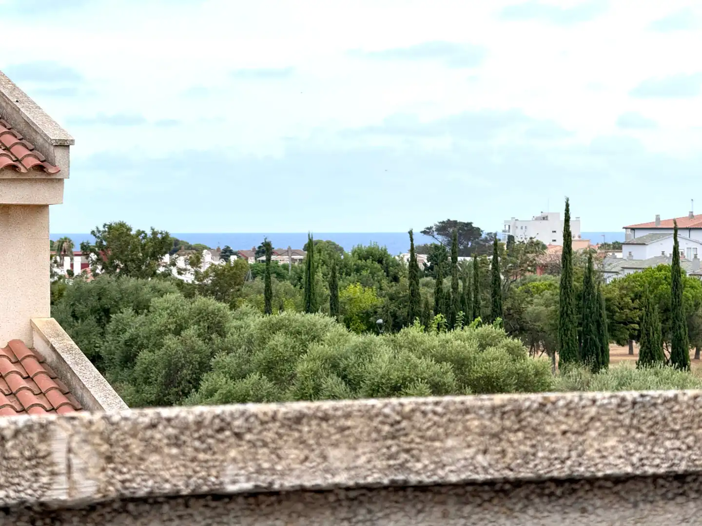 Außenansicht von Einfamilien-Reihenhaus zum Verkauf in Cambrils mit Klimaanlage, Heizung und Terrasse