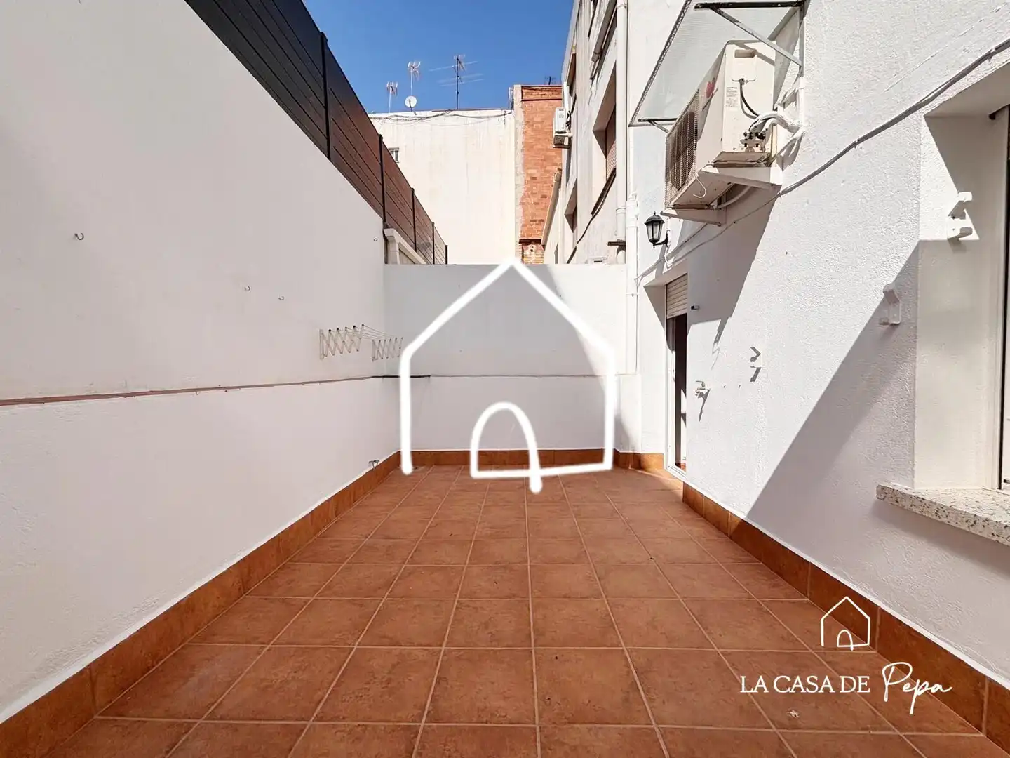 Vista exterior de Piso en venta en Viladecans con Aire acondicionado, Calefacción y Terraza