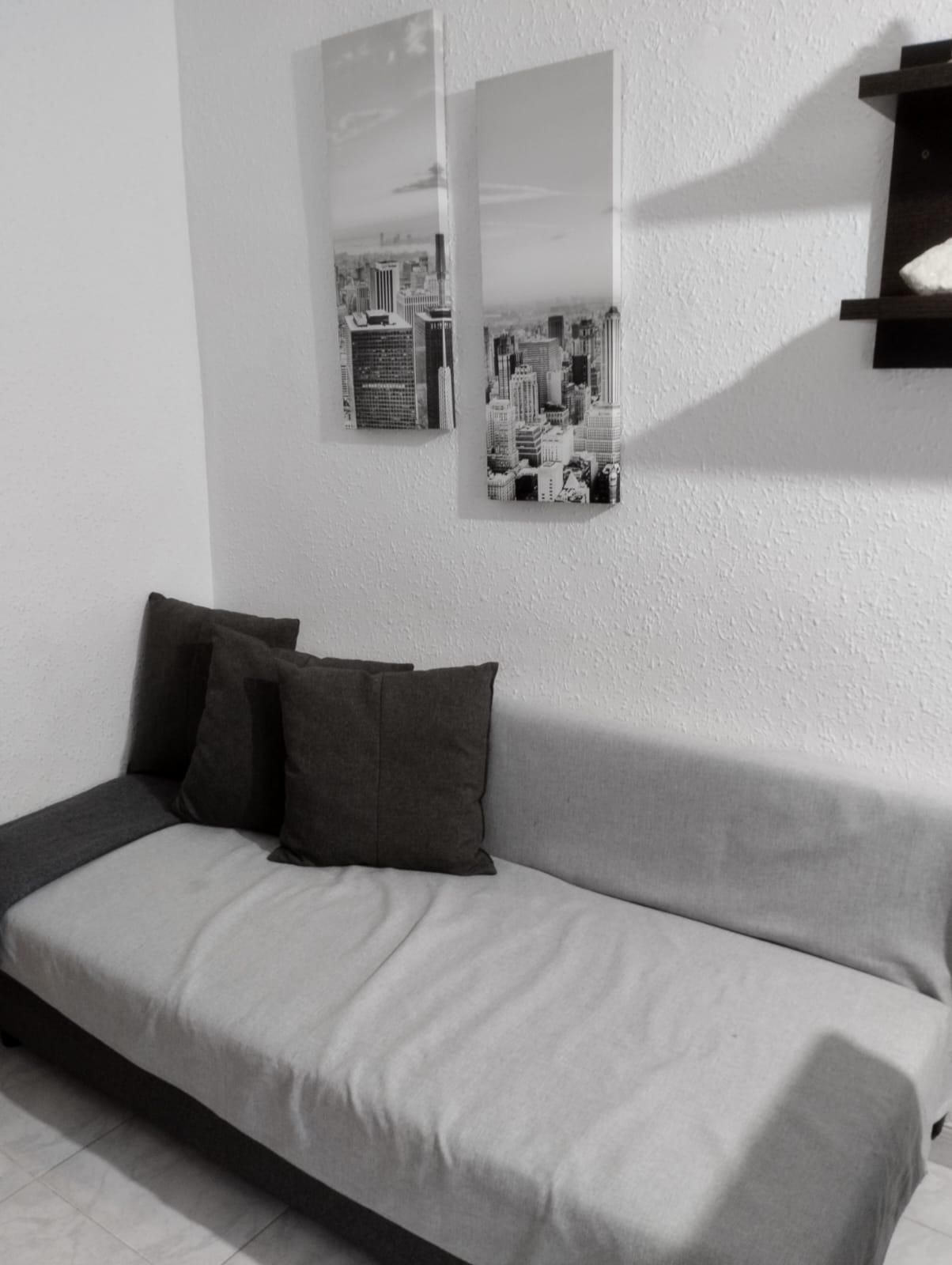 Dormitori de Apartament en venda en Badalona amb Balcó