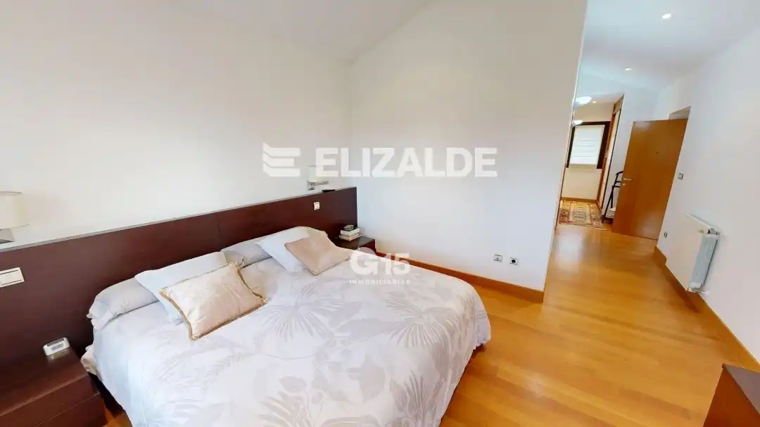 Dormitori de Casa o xalet en venda en Hondarribia amb Calefacció, Jardí privat i Terrassa