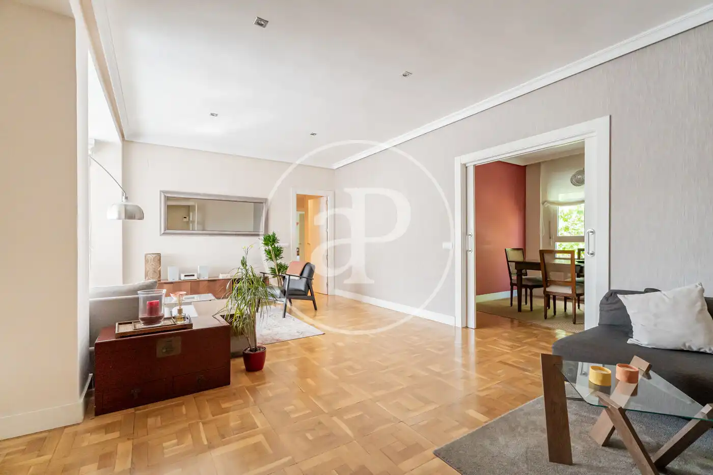 Außenansicht von Wohnung zum Verkauf in Madrid mit Klimaanlage, Heizung und Privatgarten