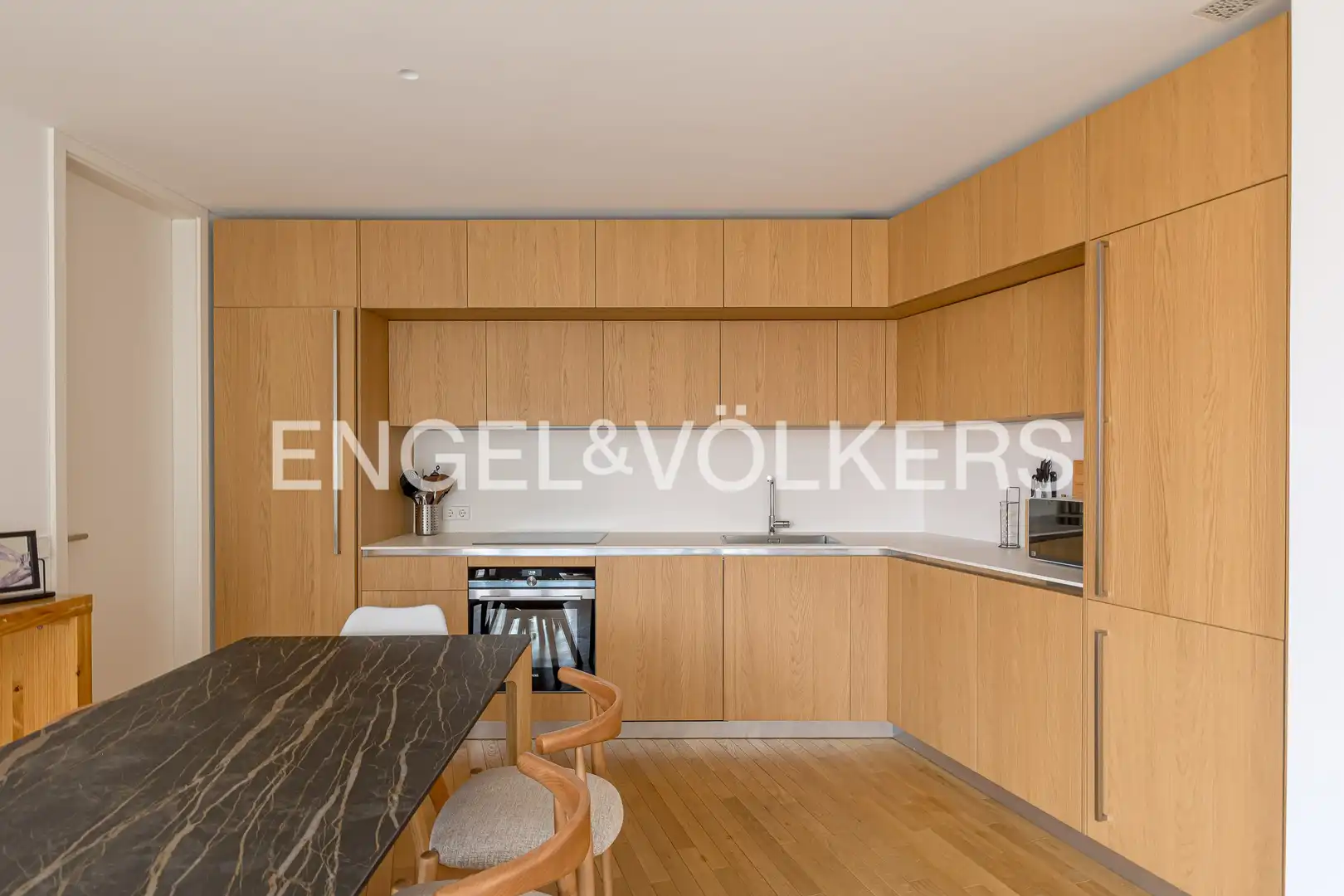 Küche von Wohnung zum Verkauf in Madrid mit Klimaanlage, Heizung und Privatgarten