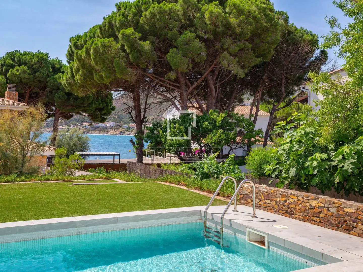 Piscina de Casa o xalet en venda en Llançà amb Aire condicionat, Calefacció i Jardí privat