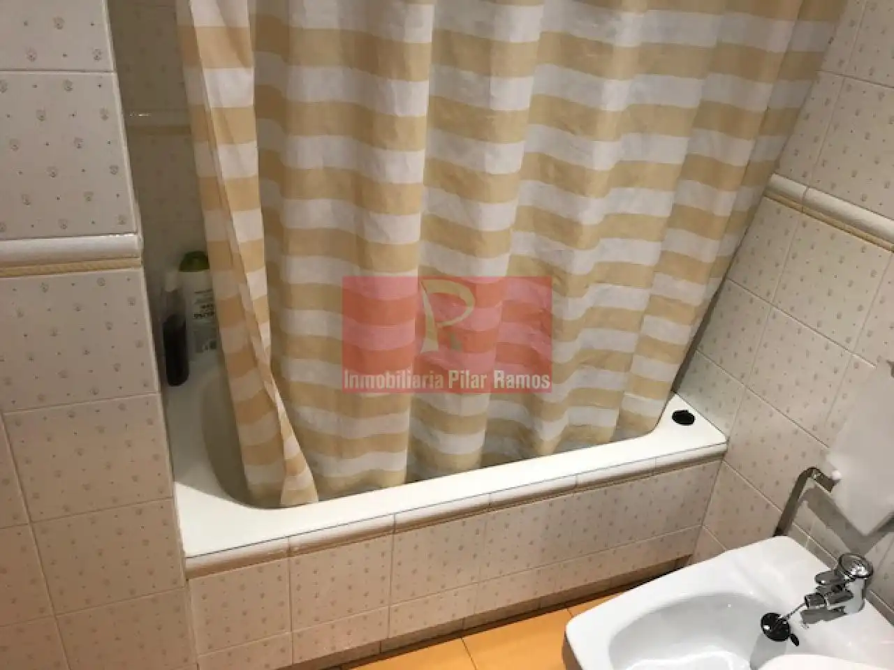 Badezimmer von Wohnung zur Miete in León Capital  mit Heizung, Parkett und Terrasse