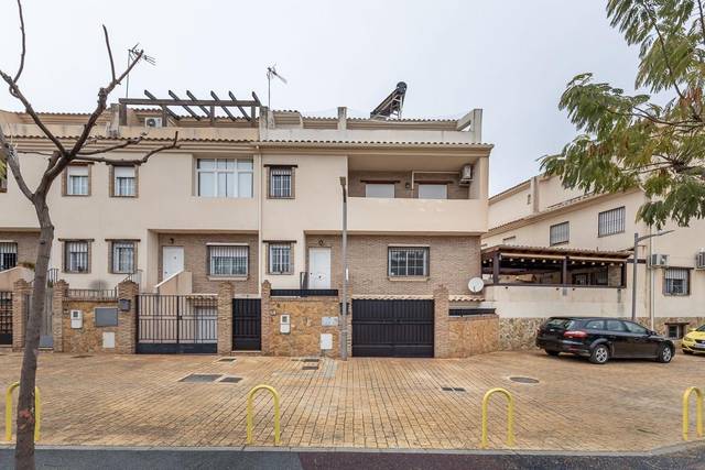 Casa adosada en Venta en San Cayetano