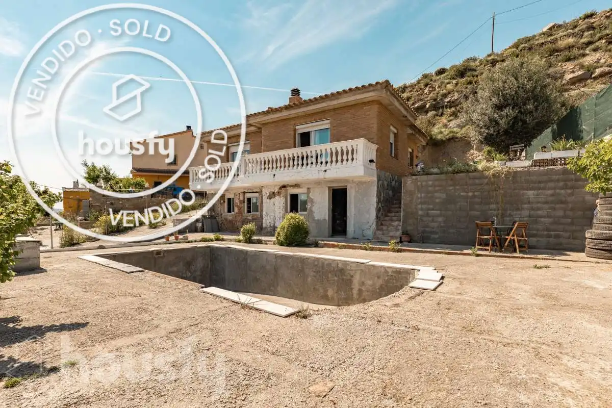 Vista exterior de Casa o xalet en venda en El Pont de Vilomara i Rocafort amb Aire condicionat i Piscina comunitària